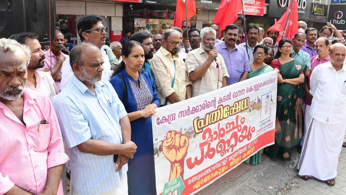 Fishermen’s unions protest against sea mining in Kochi